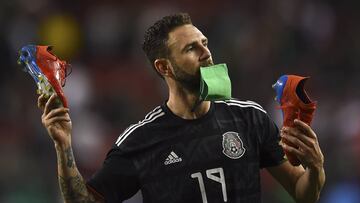 Miguel Lay&uacute;n explica el motivo de los empujones: &ldquo;Pudo lesionar a Gallito&rdquo;