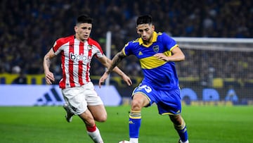 BUENOS AIRES, ARGENTINA - JULY 24: Alan Varela of Boca Juniors drives the ball during a match between Boca Juniors and Estudiantes La Plata as part of Liga Profesional 2022 at Estadio Alberto J. Armando on July 24, 2022 in Buenos Aires, Argentina. (Photo by Marcelo Endelli/Getty Images)