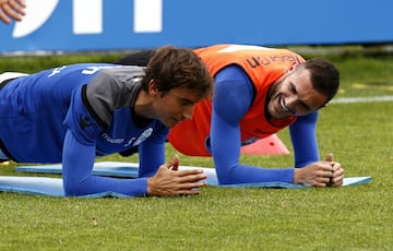 Mosquera y Lucas Pérez, en un entrenamiento del Deportivo.