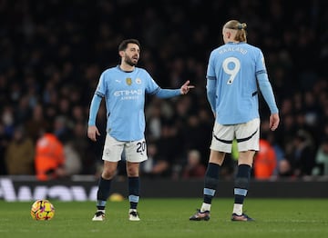 Los jugadores del City, Erling Haaland y Bernardo Silva.