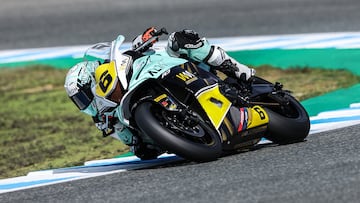 Herrera resiste y alarga el Mundial