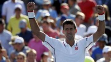 Djokovic celebra su victoria.