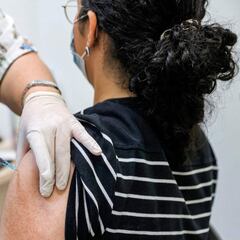 Despedidos por no vacunarse más de 100 trabajadores de un hospital