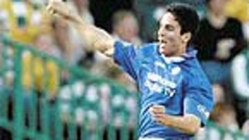 <B>JUVENTUD Y EXPERIENCIA, DE LA MANO</B>. A sus 21 años, Mikel Arteta ya ha triunfado en Francia (segundo mejor jugador del Campeonato con el PSG) y Escocia (campeón de Liga y Copa con el Rangers). Ahora quiere demostrar en Madrid lo que no pudo en Barcelona.