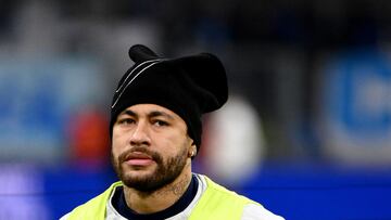 Paris Saint-Germain's Brazilian forward Neymar warms up prior to the French Cup round of 16 football match between Olympique Marseille (OM) and Paris Saint-Germain (PSG) at Stade Velodrome in Marseille, southern France on February 8, 2023. (Photo by CHRISTOPHE SIMON / AFP)