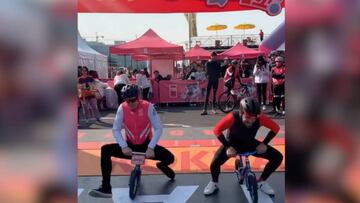 Contador se enfrenta a uno de sus mayores rivales en el Tour... ¡en una carrera de minibicis!
