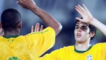 <b>COMPAÑEROS DE SELECCIÓN.</b> Kaká y Maicon han compartido muchos días juntos en las convocatorias de la selección brasileña.