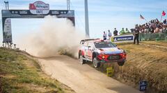 Neuville se defiende de los ataques de Ogier y Evans