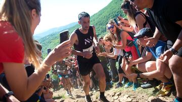 Kilian Jornet, en plena ascensi&oacute;n durante la Zegama-Aiskorri 2022. 