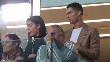 Cristiano se apoya en su familia en uno de sus momentos m¨¢s duros