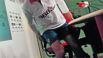 <b>SEGURIDAD. </b>Manolo Jiménez compareció ayer ante los medios de comunicación en la sala de prensa del Ramón Sánchez Pizjuán, donde se ejercitó el equipo.