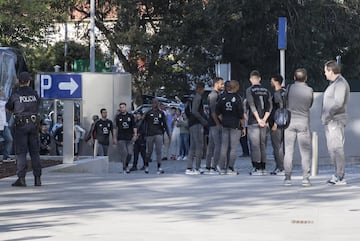 La plantilla de los Dragones Azules estuvo en el Hospital CUF de Oporto visitando a su portero Iker Casillas.