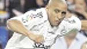 Roberto Carlos deberá ser un estilete por su banda.