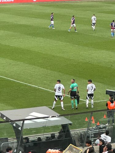 Esto que hizo Almirón indignó a los hinchas de Colo Colo: jamás se vio algo así en el Monumental
