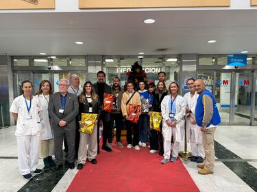 Los Reyes Atléticos reparten ilusión por los hospitales de Madrid
