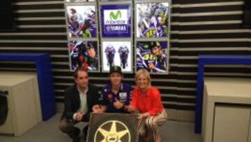 Rossi junto a Antonio Saldaña, primer teniente de Alcalde y la Alcaldesa de Jerez, María José García Pelayo.