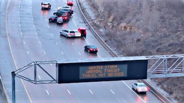 Tormenta de hielo provoca múltiples accidentes en carreteras de Kansas City