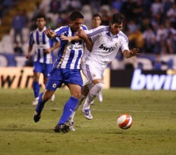 Es hijo del histórico jugador y ex entrenador del Castilla, Míchel, y bajo cuyas órdenes militó ya durante su etapa en el Real Madrid Castilla y el Getafe CF. Debutó en el primer equipo del Real Madrid en 2007.