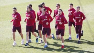 Los jugadores titulares ante el Barcelona realizaron carrera continua.