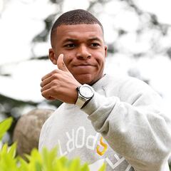 PSG want to sell Kylian Mbappé to solve financial problems, says report