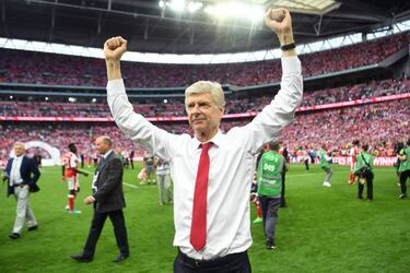 Wenger asks Arsenal fans for unity after continuing 'love affair'