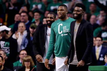 Kyrie Irving, Guerschon Yabusele y Jaylen Brown.