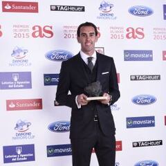 Godín recibió el premio AS América: "¡Cómo pesa esto!"