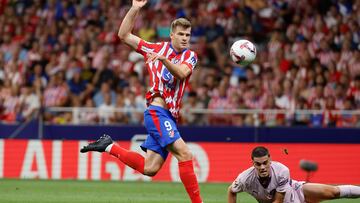 MADRID, 25/08/2024.- El delantero del Atlético de Madrid Alexander Sørloth, durante el partido de la segunda jornada de Liga de Primera División que Atlético de Madrid y Girona han disputado esta tarde en el Civitas Metropolitano, en Madrid. EFE/Mariscal
