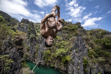 Las imponentes formaciones de piedra caliza de la Pequeña y Gran Laguna en la isla de Miniloc, que están a 40 minutos en bote del pueblo de El Nido, proporcionarán un magnífico telón de fondo para la inauguración de la temporada 