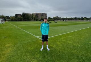 Es chileno, tiene 16 años y estuvo en un club de la Premier: “Mi sueño es jugar el Mundial con la Roja”
