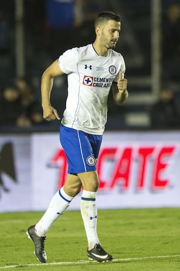 El mediocampista español de 26 años proveniente del Alavés de su país, buscará darle ese equilibrio en el medio campo de La Máquina, además de que se ha hecho presente con goles en la pretemporada.