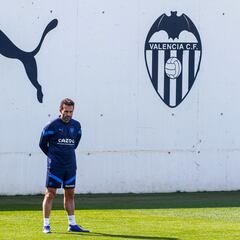 Baraja prohíbe los móviles en Paterna para aumentar la comunicación y la concentración