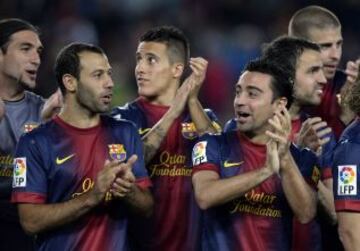 El Barcelona recibe el trofeo de la Liga BBVA 2012-2013.