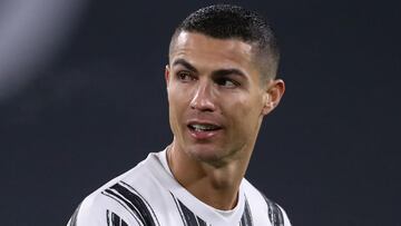 Ronaldo gives thanks after scoring 750th goal