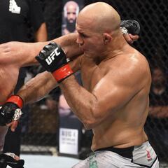 Dos Santos se redime en Idaho