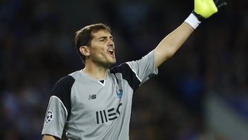 Casillas adds another record to his collection