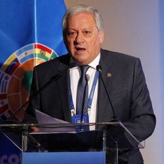 Salah no se inquieta por el interés de Barcelona en Pizzi