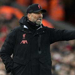 Klopp loses rag with reporter over transfers question