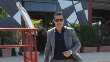 Amadeo Salvo visita Paterna y los jugadores guardan silencio