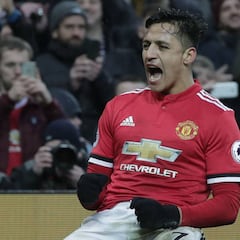Alexis se estrena con el United en la victoria ante el Huddersfield