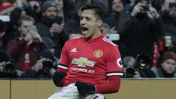 Alexis celebra su primer gol con el Manchester United. 