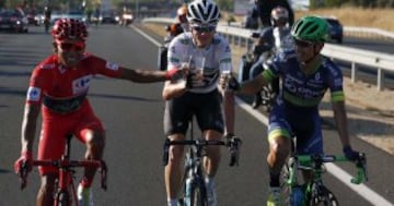 Nairo, Froome y Chaves tomando champaña en la última etapa de la Vuelta España 2016