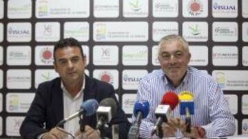 Francisco José Chamizo y Miguel Gallardo, vicepresidente y secretario del Villanovense respectivamente.