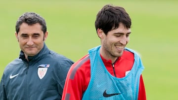 07/04/2015 Athletic Club Entrenamiento Valverde Iraola 
PUBLICADA 05/05/15 NA MA27 1COL