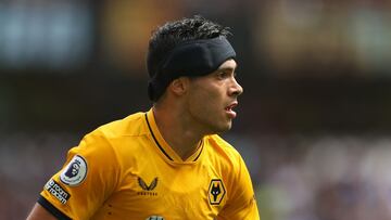 Raúl Jiménez durante un partido con el Wolverhampton
