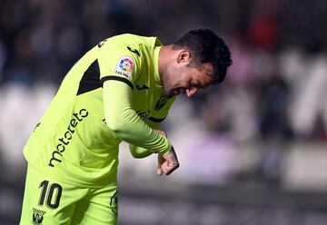 Arnaiz celebra con la indumentaria amarilla su gol al Burgos el pasado viernes (0-3). 