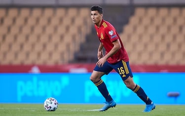 Lleva la manija con maestría, pese a su juventud. Uno de los fijos de Guardiola en el City. Ha jugado 33 partidos en la Premier, en los que ha marcado dos goles. Fiable y resistente.