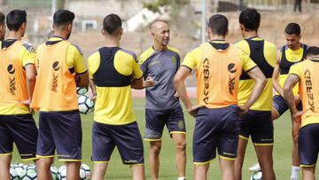 Primer entrenamiento de Ayestar&aacute;n con Las Palmas.