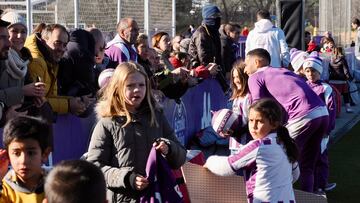 Valladolid. 6/1/2024. Primer entrenamiento Del Real Valladolid del 2024 a puerta abierta para los niños. Photogenic/Miguel Ángel Santos