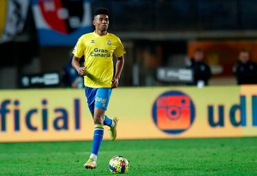 El balear, canterano madridista cedido en Las Palmas, dio su mejor versión ante el Mirandés. Salió desde el banquillo y fue uno de los artífices de la remontada del equipo canario. Un disparo suyo provocó la jugada del primer gol.